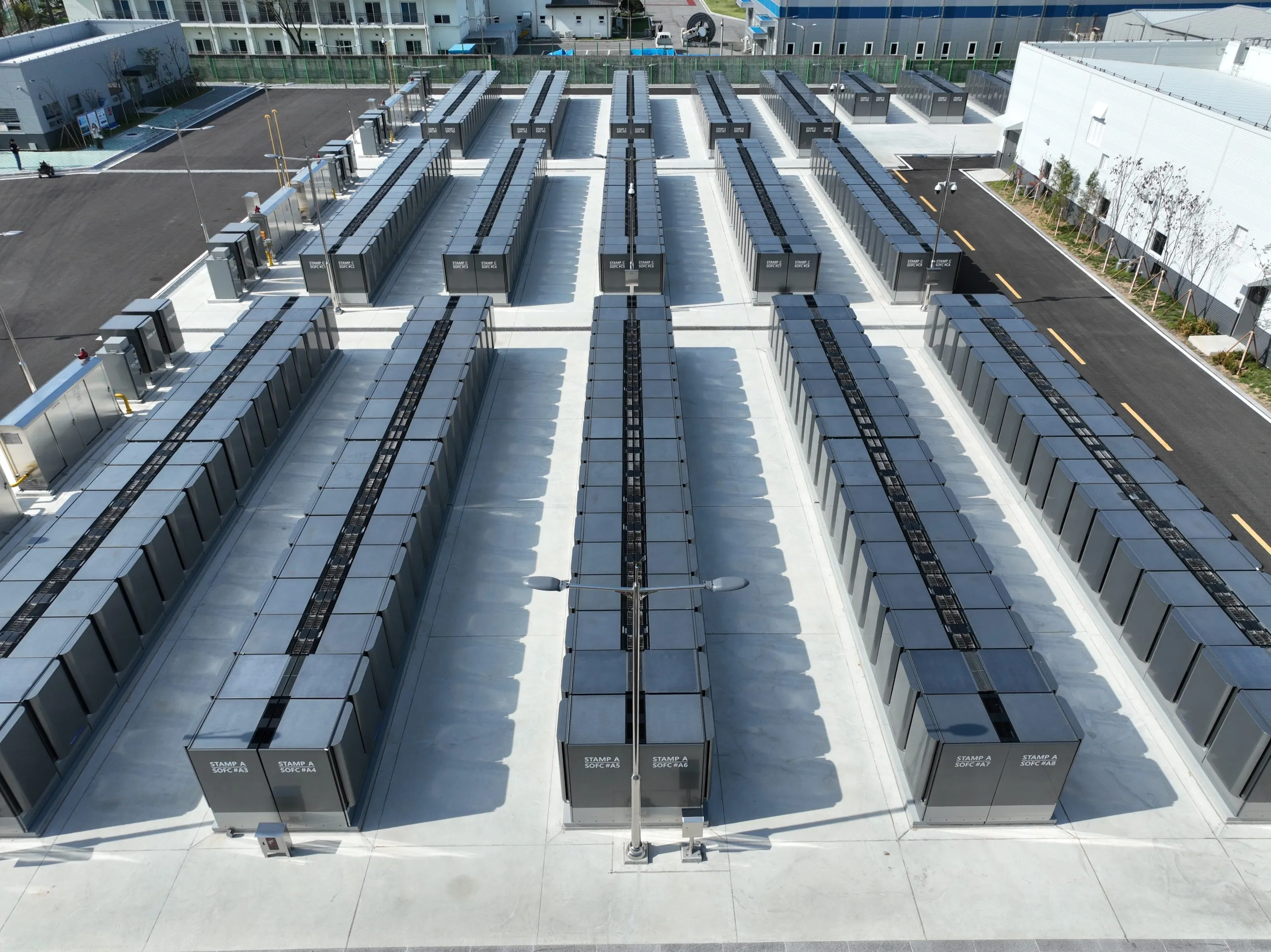 Rows of Bloom Energy solid oxide fuel-cell systems at a large installation